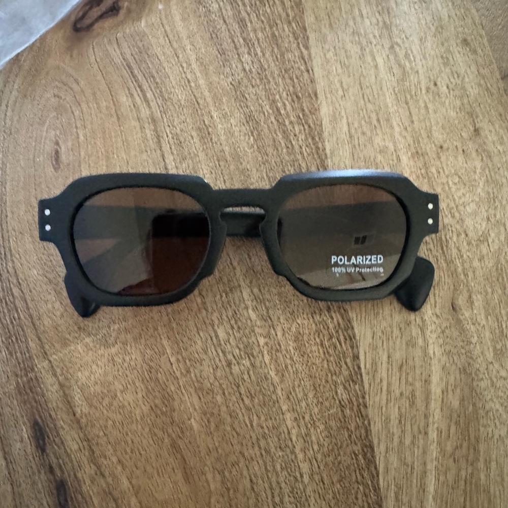 NWT Fifth and Ninth Sunglasses